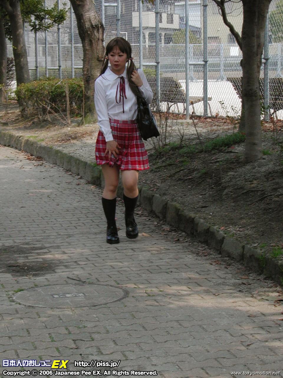 学校帰りのおしっこ 1 - Photo #2