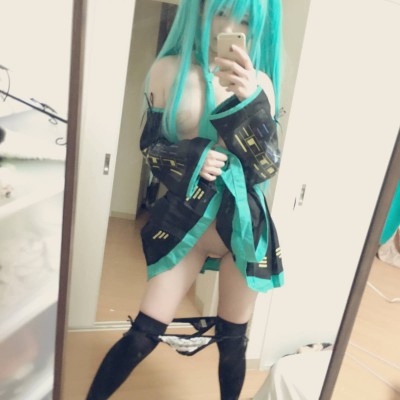 人気美少女コスプレイヤー (彼氏とセックス流出画像あり) 初音ミク【動画あります！動画は無修正】※出演者は18歳以上です。 - Photo #1