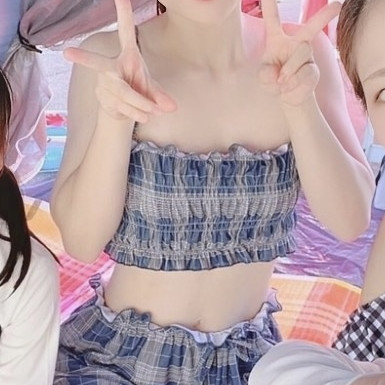 この子をAI使って脱がせました！