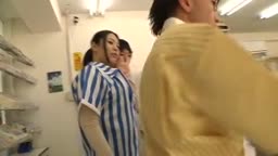 石川しずか ミニスカ美女のコンビニ店員