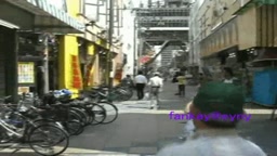 ゲリラ露出 新世界