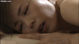 男たちの性欲を満たすためにオマンコを開放する女たち