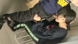 刚成年的小情侣ஐ让女友商场试衣间口交口爆 多视角拍摄 女友穿着学生装嫩出水