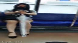 見せつけパンチラ13