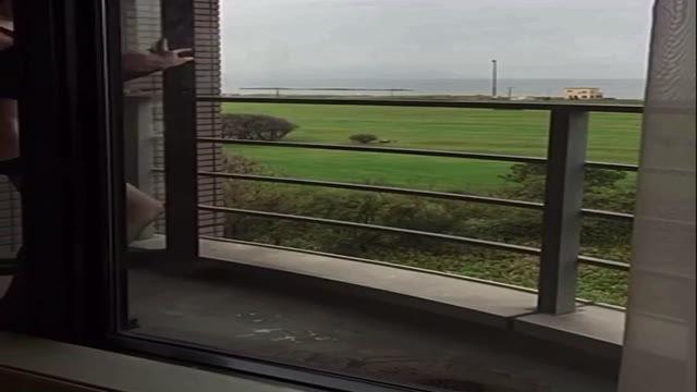 個人撮影 変態 熟女 人妻 エロビデオ観ながらホテルで ハメ撮り
