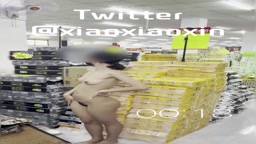 Xiaoxiaoxin naked in store