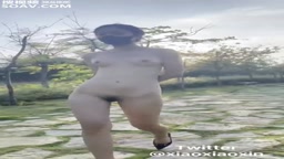 《重磅✅核弹网红✅精品》天花板级别魔鬼身材露出狂人推特网红【xiaoxiaoxin】大白天脱光公园溜达夜晚街上脱光压马路2K原档1