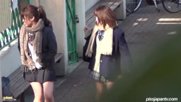 制服　野外　放尿　8