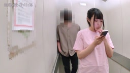 【独自入手】エレベーター痴かん／監視カメラ映像流出／怯える美乳J○が突然ハメ倒される／射精未遂
