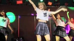 【パンチラダンス２】アイドルの制服での生パンチラダンス(パンチラパンモロ太股美女ハプニングミニスカdance かわいいsexy あり。フェラ手マン手コキsexセックスゲーセンwrestling巨乳爆乳おっぱい中出しポロリは無し)