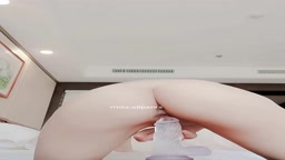 软萌萝莉小仙 透明假屌插逼1