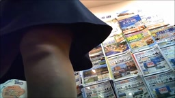 制服店員さんの逆さ撮り