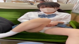 電車の対面盗撮