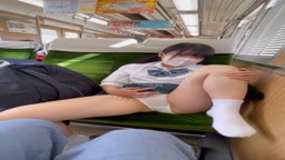 電車の対面盗撮