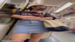 見せつけパンチラ70