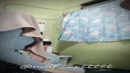 Dedek Jilbab Mukanya Imut Ngentot Sambil Nonton Bokep di TV