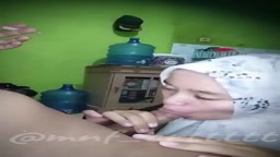 Jilbab putih nyepong