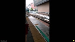 梟のさわさわ報告014（朝の最強で女子大生に集団さわさわ！手が何本も・・・）