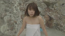 fantia【温泉女子】秘湯「かもしか温泉」で温泉女子が噴火レポート 1