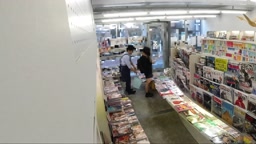 書店店主の痴漢 3 大量にお漏らししたJK