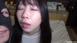 表情が酸欠のサカナ