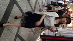 美人お姉さん逆さ撮り（めくり）