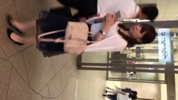 美人お姉さん逆さ撮り（めくり）