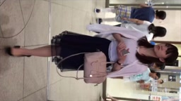 美人お姉さん逆さ撮り（めくり）