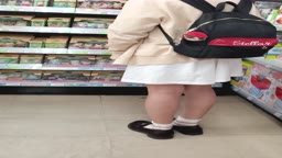 そんな優しいお姉ちゃんの今日のパンツチェックです