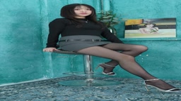 MODEL 2 upskirt hot8