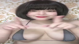 TikTok　乳輪はみ出し