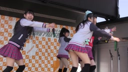 ライブでの生パンチラ！2