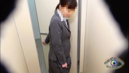 美人女教師の慌ただしすぎる性欲処理を盗撮！普段の真面目な顔とオナニーで絶頂を迎えるときの雑魚感のギャップがエロすぎる！