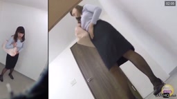 Office Lady Pee