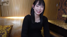 【神作確定】顔晒し！「でるでるでる…ッ！」出禁並みのハメ潮をするクジラ美女。スレンダー色白肌で愛嬌抜群。1mも吹き悶絶する彼女に2度の種付けプレス。。