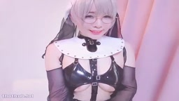 Okada Yui Nun