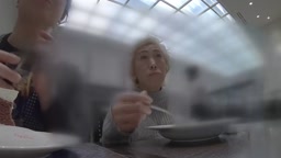 熟女 おばあちゃん　金髪