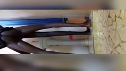 Aissatou Ba, une jeune adulte africaine de 18 ans du Sénégal