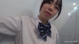 717 まいちゃん19歳 制服姿でエロプリクラ撮影プチ露出