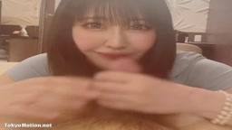 射精しても止めないギャルの手コキ