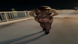 Exposure play on the bridge