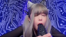 【極太ディルド】タコ型ディルドを咥え込む！