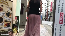 [no nudity] 街散歩　Tバック付きいい尻女