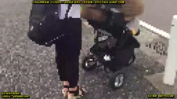 子連れ人妻とトイレで生セックス外出し(音無し)