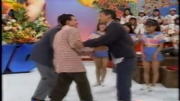 ピンクサターン　セーラー服　めくる