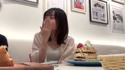 １４８㎝　Bカップ⚠スレンダー美人教師・２８才