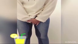 おしっこ我慢限界からズボン履いておもらし②