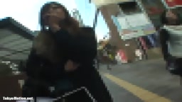 【素人 ● プリカラ】本〇翼似ご奉仕手コキ‼ 唾液を何度も垂らしてヌルヌルに！※挿入、発射シーンはございませんのでご了承下さい。