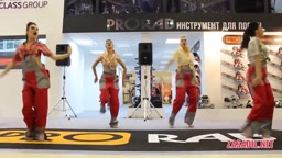 ヌードパフォーマンス