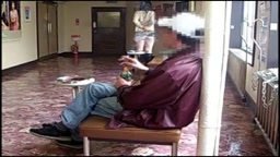 映画館にて白パン露出